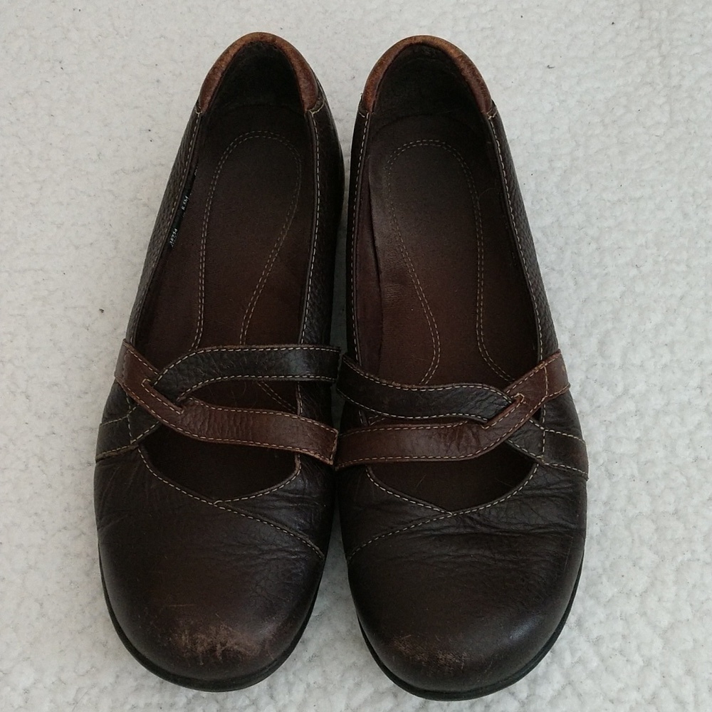 Clarks Pebble Grain Leather Slip-on Loafers Size 8.5